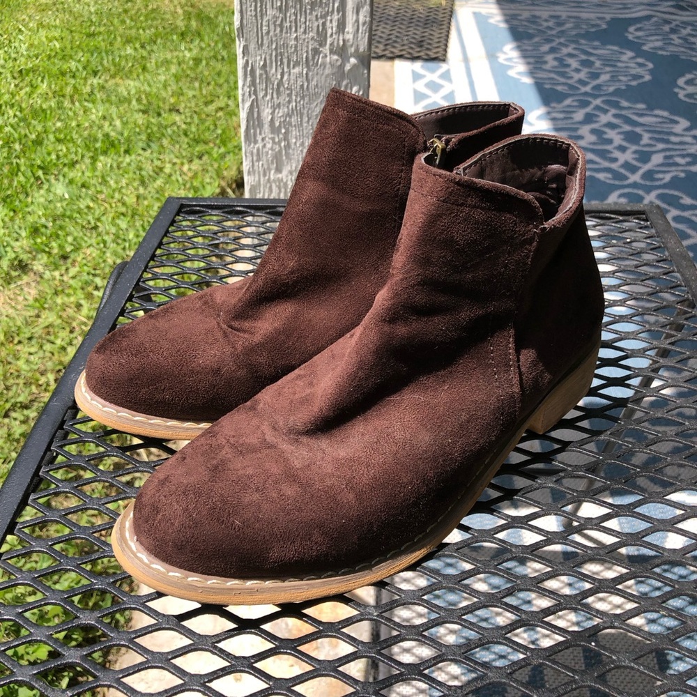 SEVEN BESTIE BOOTS 8 BROWN ANKLE BOOT ZIP UP FAUX SUEDE Cisco Kid Bootie